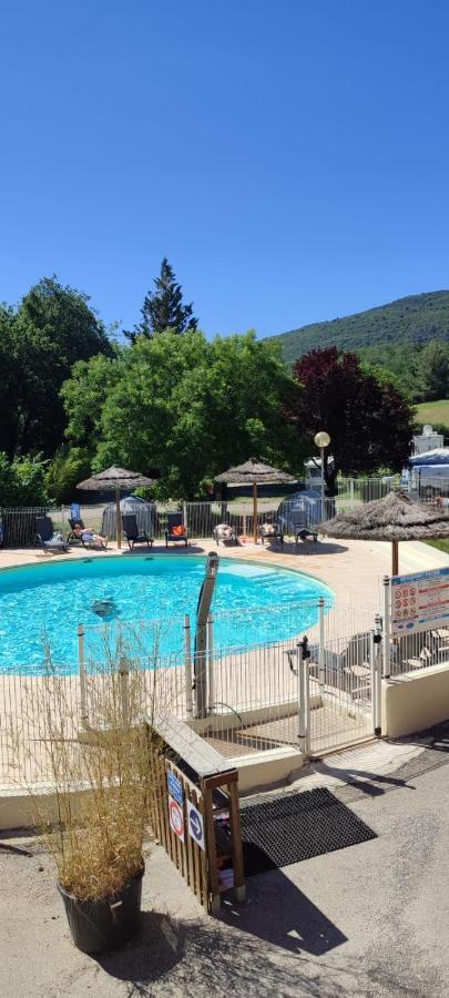 Camping Pres Du Lac De Sainte Croix Bauduen Esterno foto